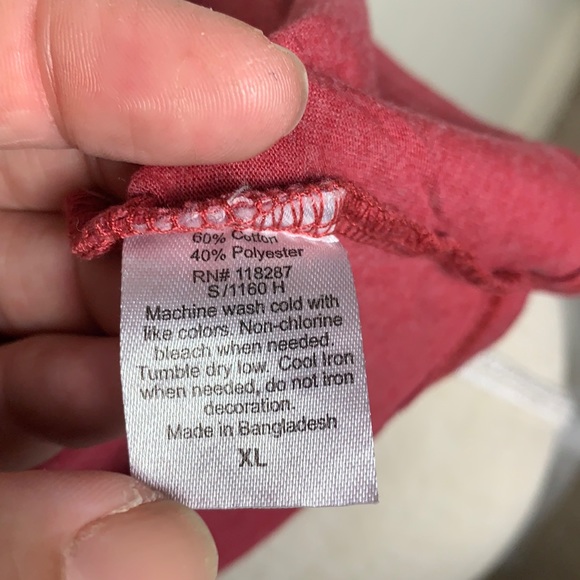 University of South Carolina Fighting Gamecocks V-Neck Tee Size XL (Runs Small) - Picture 13 of 13